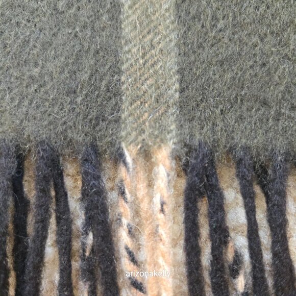 NWOT Cashmere Scarf Dark Green Plaid - Picture 8 of 13